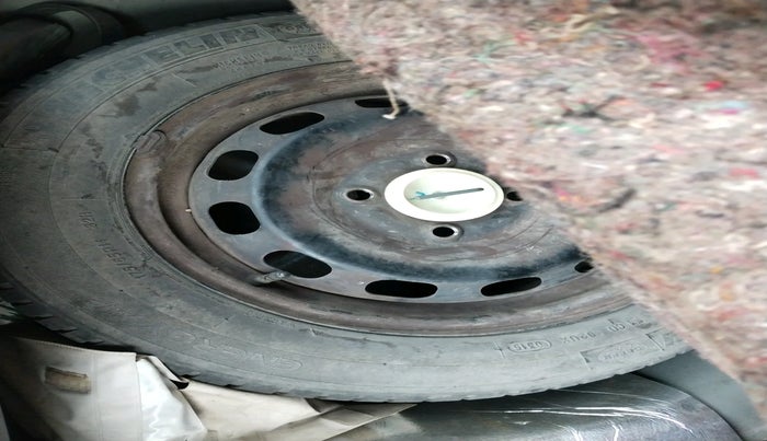 2011 Ford Figo TITANIUM 1.2 PETROL, Petrol, Manual, 78,098 km, tyre