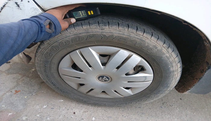 2016 Maruti Alto 800 LXI, Petrol, Manual, 1,33,796 km, tyre