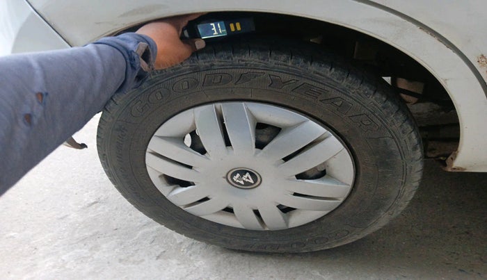 2016 Maruti Alto 800 LXI, Petrol, Manual, 1,33,796 km, tyre