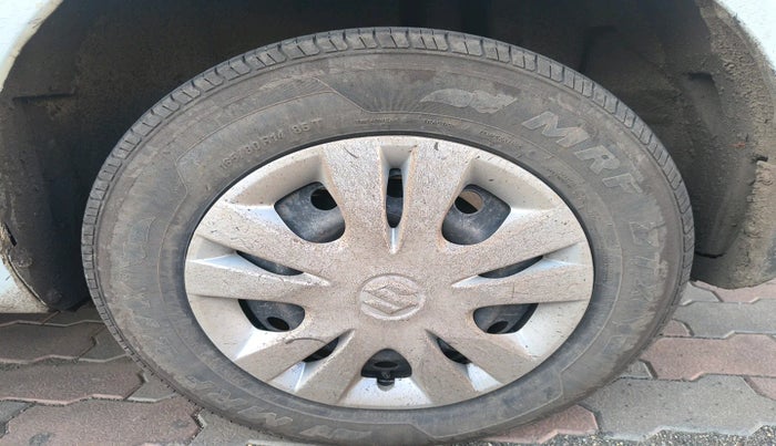 2013 Maruti Swift Dzire VXI, Petrol, Manual, 97,882 km, tyre