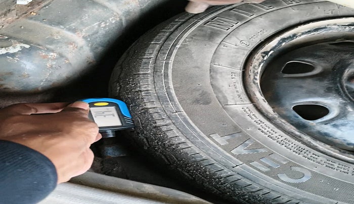 2010 Maruti Zen Estilo LXI, Petrol, Manual, 86,989 km, tyre