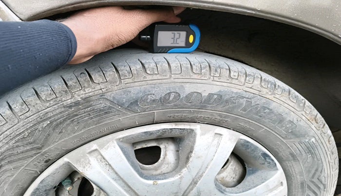 2010 Maruti Zen Estilo LXI, Petrol, Manual, 86,989 km, tyre