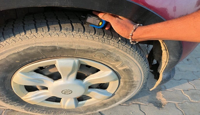 2012 Mahindra Xylo E4 BS-III, Diesel, Manual, 1,95,141 km, tyre