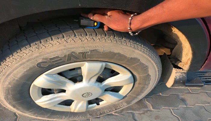 2012 Mahindra Xylo E4 BS-III, Diesel, Manual, 1,95,141 km, tyre