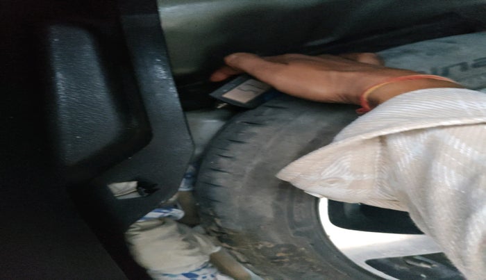 2019 Toyota Glanza G, Petrol, Manual, 77,418 km, tyre