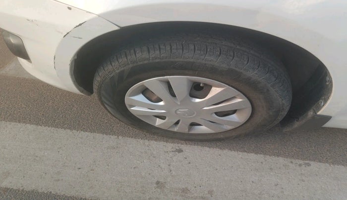 2013 Maruti Swift Dzire VDI, Diesel, Manual, 2,30,109 km, tyre