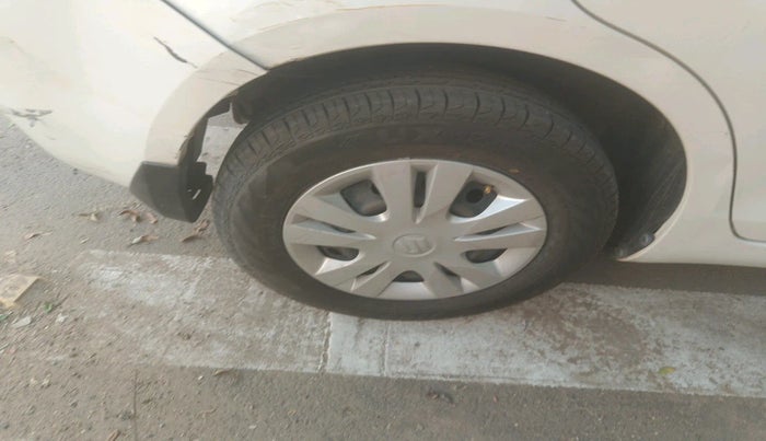 2013 Maruti Swift Dzire VDI, Diesel, Manual, 2,30,109 km, tyre