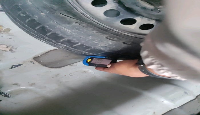 2015 Hyundai Xcent S 1.2, Petrol, Manual, 68,731 km, tyre