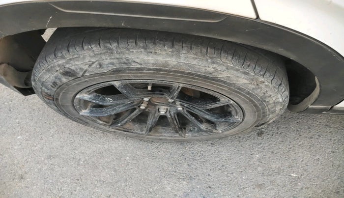 2021 Hyundai VENUE S 1.2, Petrol, Manual, 14,939 km, tyre