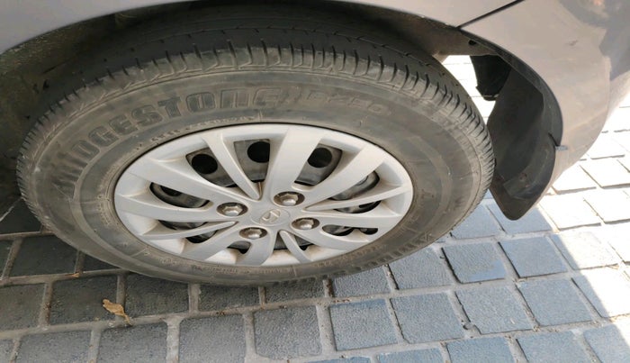 2014 Hyundai i10 SPORTZ 1.1, Petrol, Manual, 86,555 km, tyre