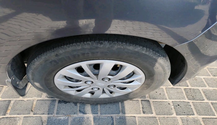 2014 Hyundai i10 SPORTZ 1.1, Petrol, Manual, 86,555 km, tyre