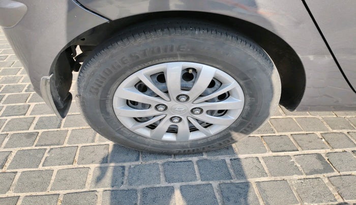 2014 Hyundai i10 SPORTZ 1.1, Petrol, Manual, 86,555 km, tyre