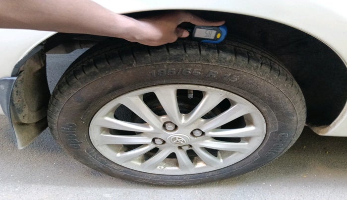 2011 Toyota Etios V, Petrol, Manual, 84,923 km, tyre