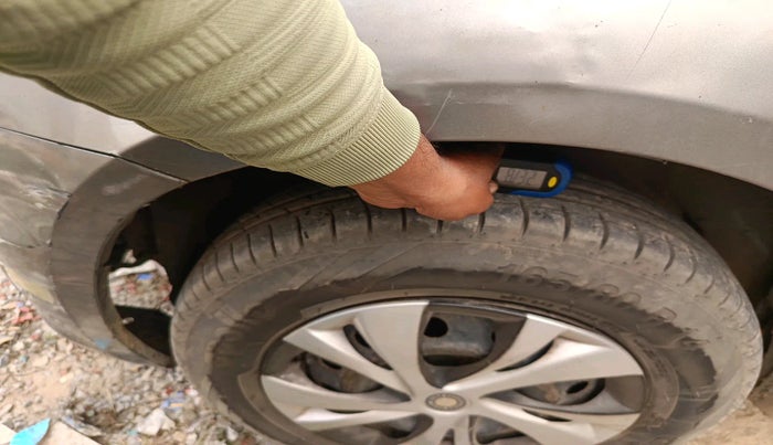 2016 Maruti Swift VDI, Diesel, Manual, 2,39,312 km, tyre