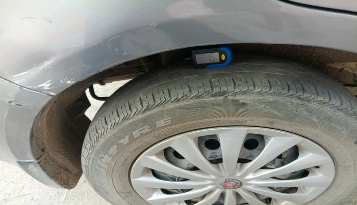 2015 Maruti Swift Dzire VXI, Petrol, Manual, 90,163 km, tyre