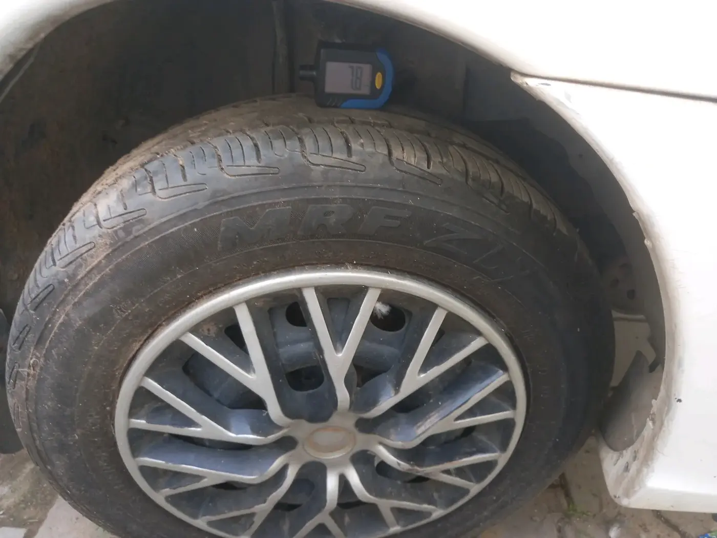 2010 Tata Indigo CS LS TDI, Diesel, Manual, 87,500 km, tyre