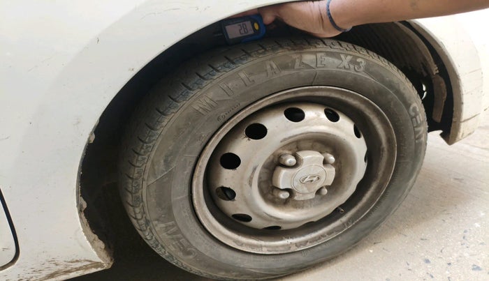 2018 Hyundai Eon ERA +, Petrol, Manual, 1,69,148 km, tyre