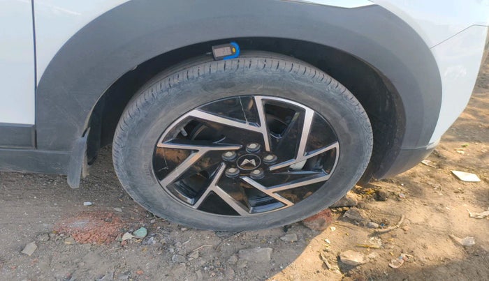 2024 Mahindra XUV 3XO AX7L 1.5 Turbo Diesel, Diesel, Manual, 30,270 km, tyre