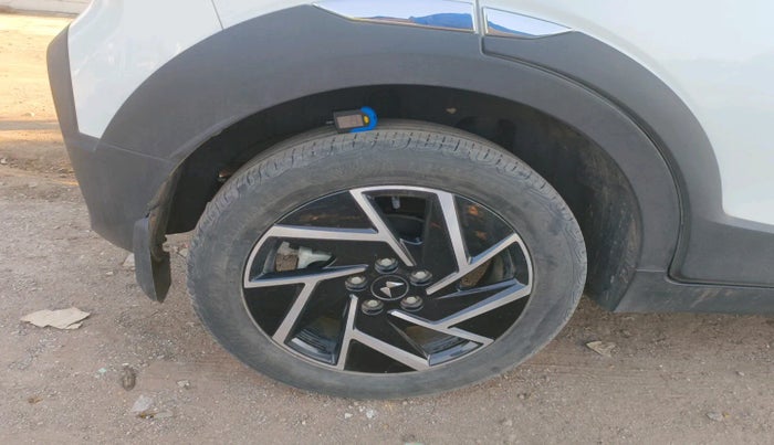 2024 Mahindra XUV 3XO AX7L 1.5 Turbo Diesel, Diesel, Manual, 30,270 km, tyre