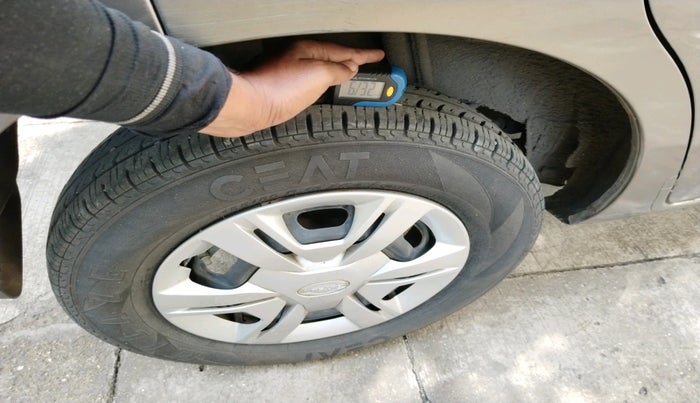 2018 Datsun Redi Go S 1.0 AMT, Petrol, Automatic, 37,926 km, tyre