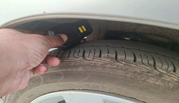 2010 Maruti Zen Estilo VXI, Petrol, Manual, 18,795 km, tyre