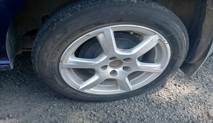 2012 Volkswagen Vento HIGHLINE DIESEL 1.6, Diesel, Manual, 73,826 km, tyre