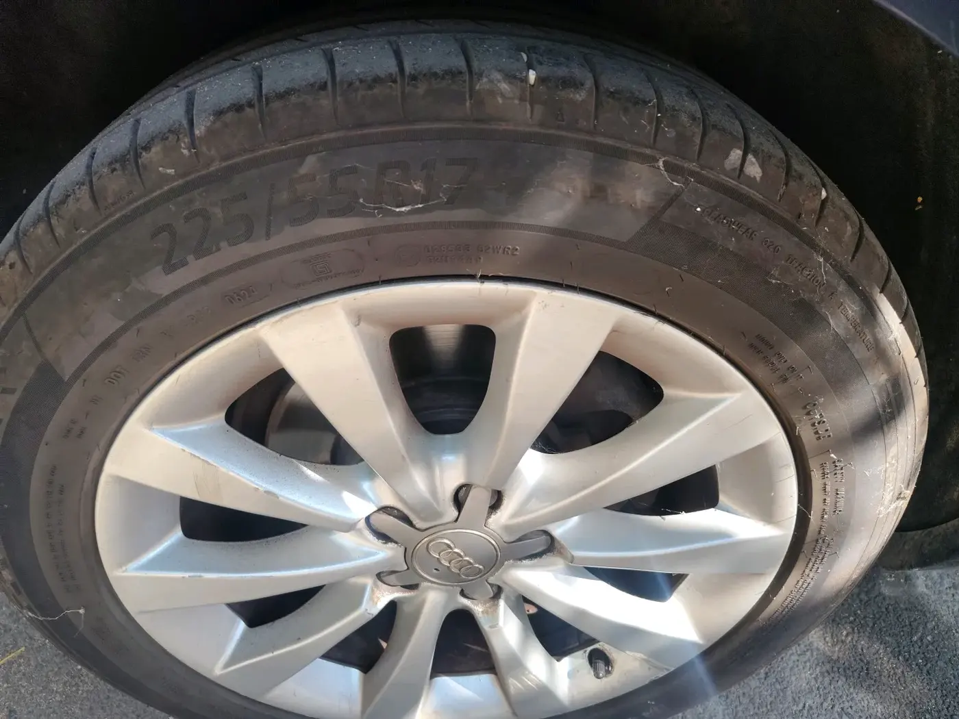 2012 Audi A6 2.0 TDI PREMIUM PLUS, Diesel, Automatic, 1,32,715 km, tyre