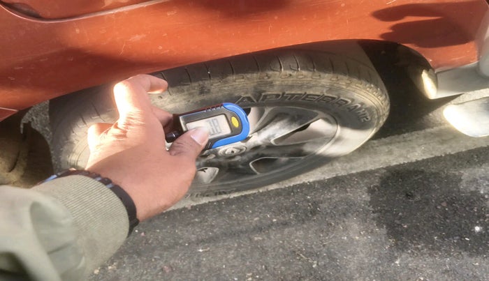 2016 Renault Duster 110 PS RXZ 4X2 AMT DIESEL, Diesel, Automatic, 1,28,320 km, tyre