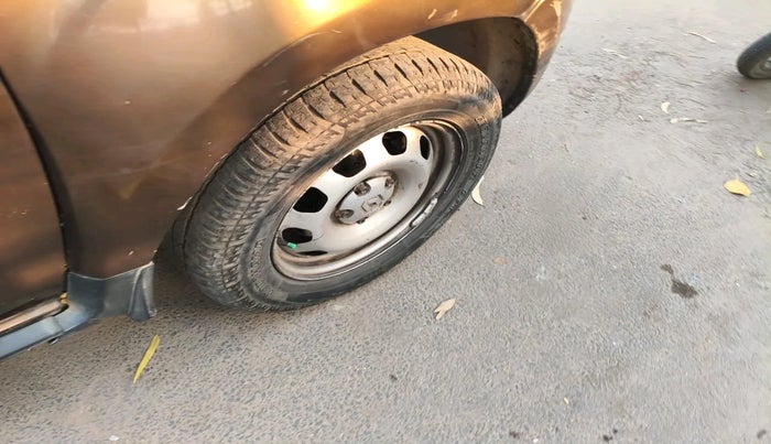 2015 Renault Duster 85 PS RXE DIESEL, Diesel, Manual, 96,595 km, tyre