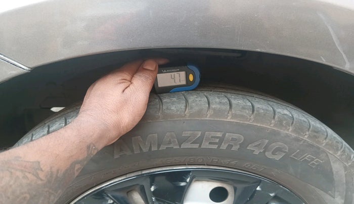 2019 Maruti Dzire LXI, Petrol, Manual, 98,000 km, tyre