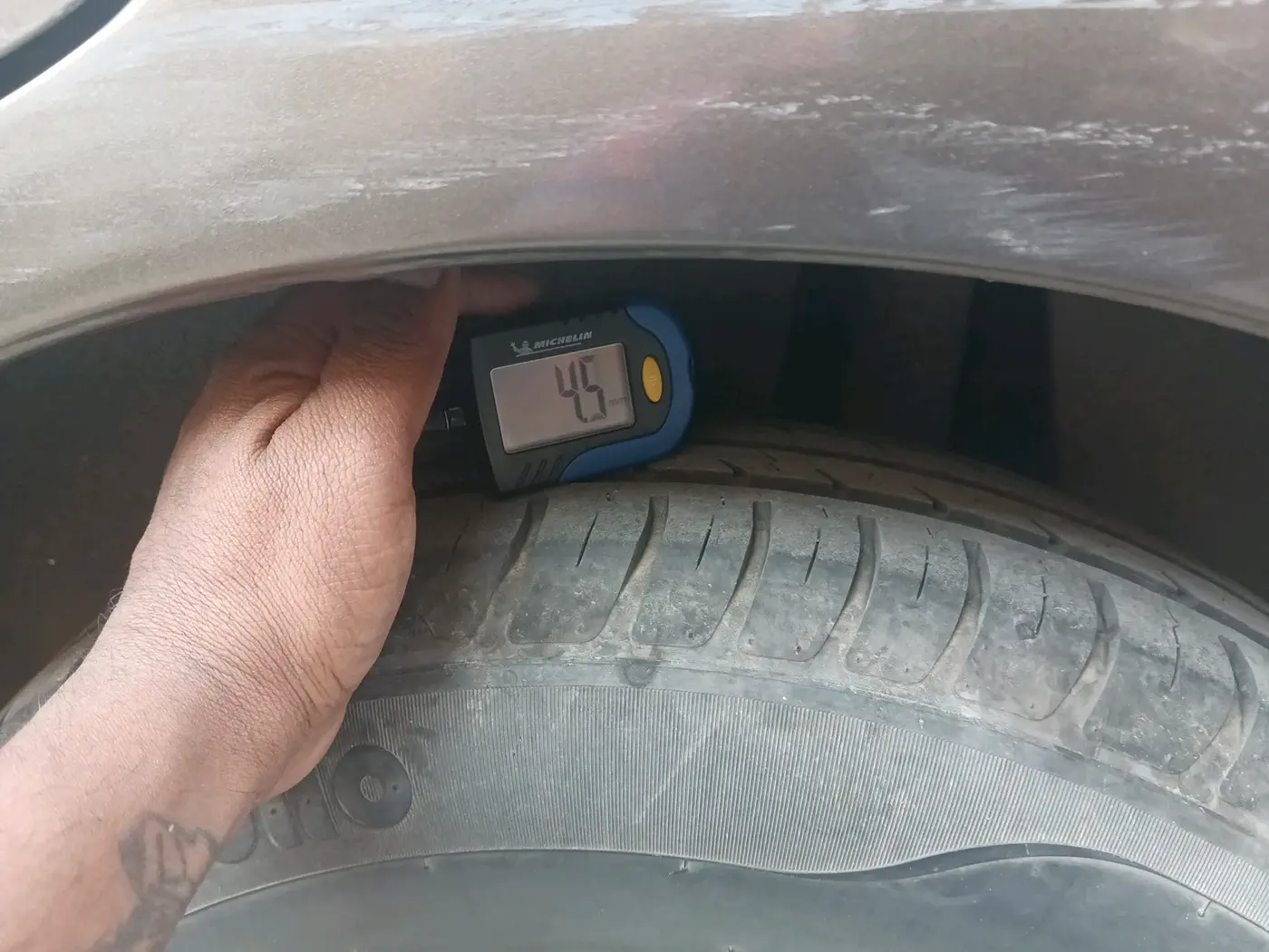 2019 Maruti Dzire LXI, Petrol, Manual, 98,000 km, tyre
