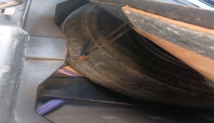 2019 Maruti Dzire LXI, Petrol, Manual, 98,000 km, tyre