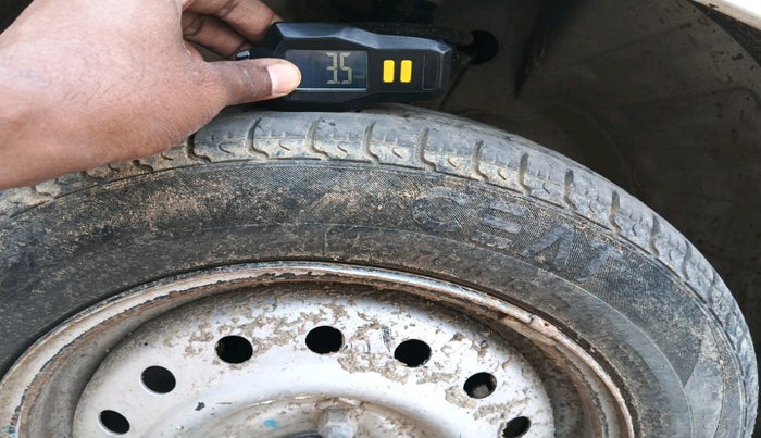 2012 Maruti Wagon R 1.0 LXI CNG, Petrol, Manual, 1,51,231 km, tyre