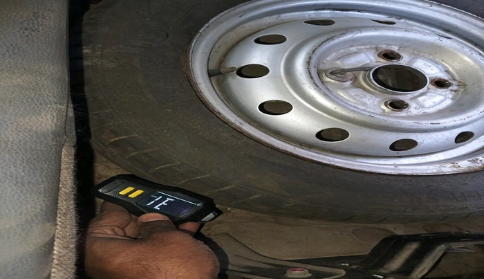 2012 Maruti Wagon R 1.0 LXI CNG, Petrol, Manual, 1,51,231 km, tyre