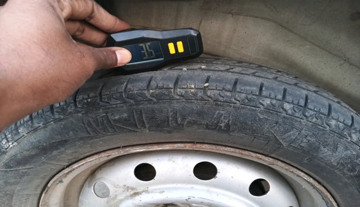 2012 Maruti Wagon R 1.0 LXI CNG, Petrol, Manual, 1,51,231 km, tyre