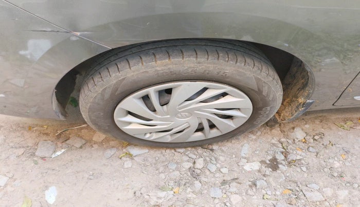 2020 Maruti Ertiga VXI SHVS, Petrol, Manual, 88,322 km, tyre