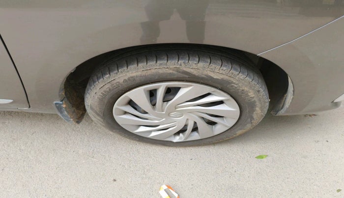 2020 Maruti Ertiga VXI SHVS, Petrol, Manual, 88,322 km, tyre