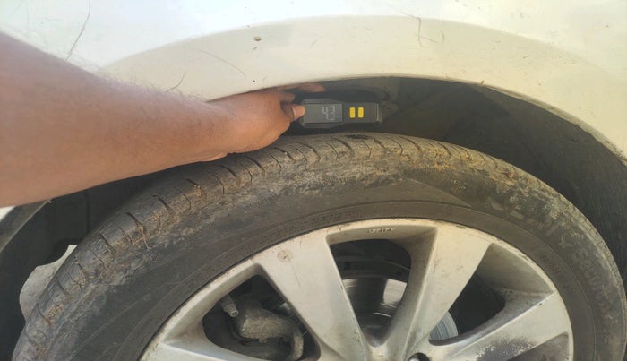 2012 Hyundai Verna FLUIDIC 1.6 CRDI SX, Diesel, Manual, 1,09,661 km, tyre