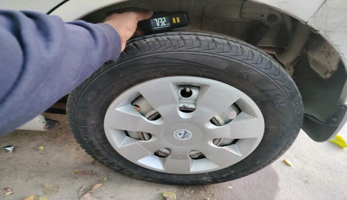 2014 Maruti Wagon R 1.0 LXI, Petrol, Manual, 67,553 km, tyre