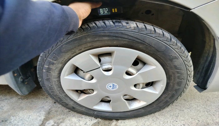 2014 Maruti Wagon R 1.0 LXI, Petrol, Manual, 67,553 km, tyre