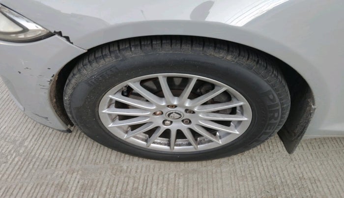 2014 Jaguar XF 2.2 DIESEL LUXURY, Diesel, Automatic, 55,451 km, tyre