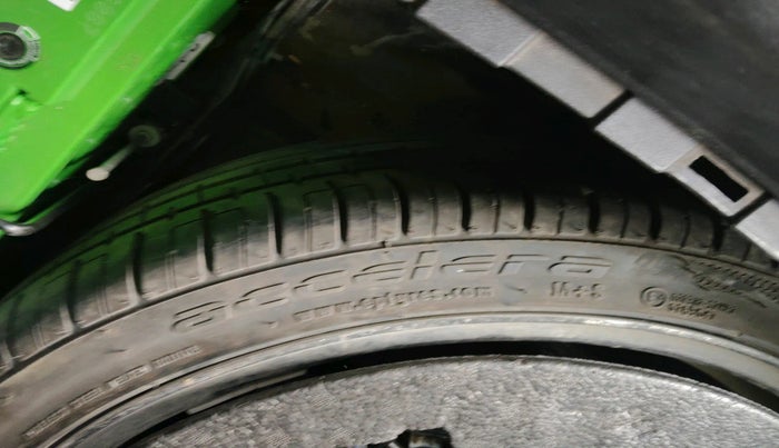 2014 Jaguar XF 2.2 DIESEL LUXURY, Diesel, Automatic, 55,451 km, tyre