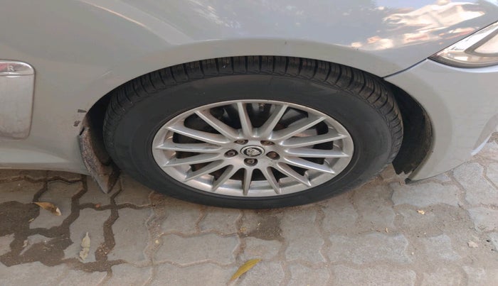 2014 Jaguar XF 2.2 DIESEL LUXURY, Diesel, Automatic, 55,451 km, tyre