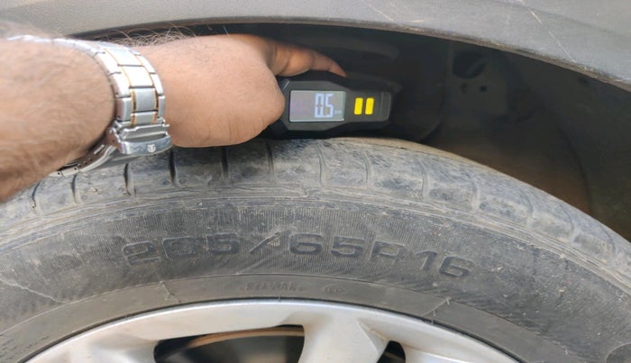 2016 Hyundai Creta SX PLUS 1.6 PETROL, Petrol, Manual, 1,01,631 km, tyre