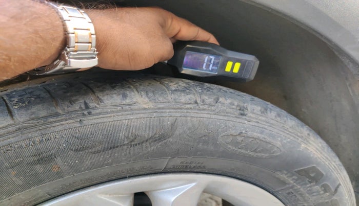 2016 Hyundai Creta SX PLUS 1.6 PETROL, Petrol, Manual, 1,01,631 km, tyre