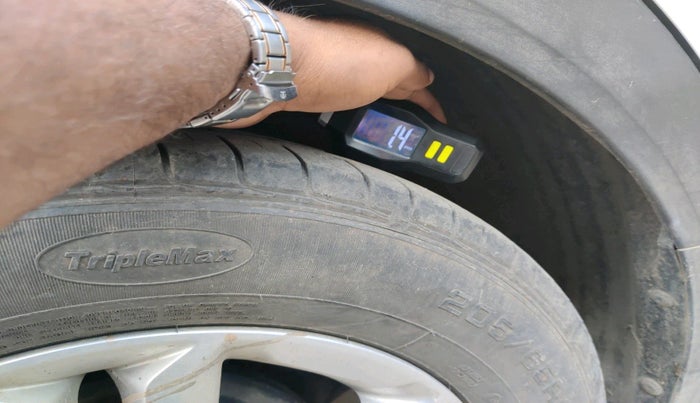 2016 Hyundai Creta SX PLUS 1.6 PETROL, Petrol, Manual, 1,01,631 km, tyre