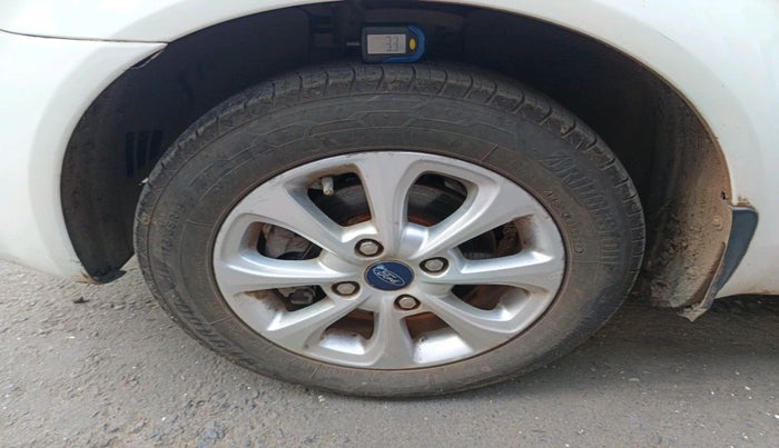 2012 Ford Fiesta TITANIUM DIESEL, Diesel, Manual, 1,45,574 km, tyre