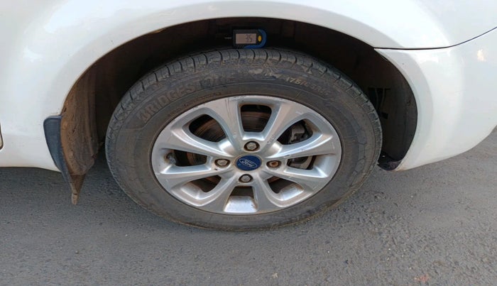 2012 Ford Fiesta TITANIUM DIESEL, Diesel, Manual, 1,45,574 km, tyre