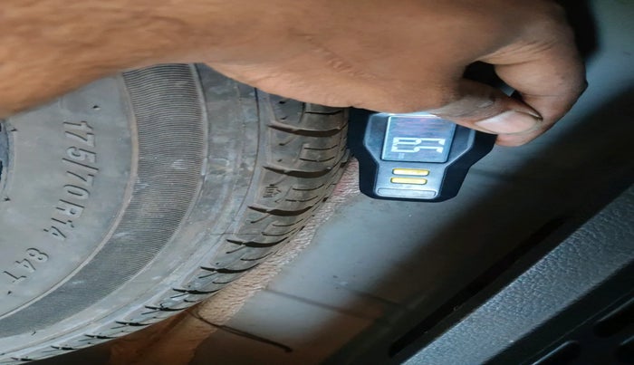 2016 Volkswagen Ameo HIGHLINE1.5L, Diesel, Manual, 91,715 km, tyre