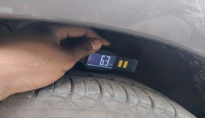 2016 Volkswagen Ameo HIGHLINE1.5L, Diesel, Manual, 91,715 km, tyre